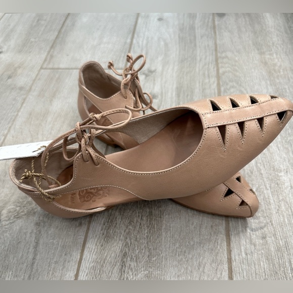 Elf Pointy Toed Ballet Flats. NWT - Size 8 (run small) - Picture 2 of 7